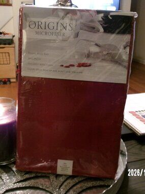 Origins Microfiber Spill-Proof Tablecloth Ruby Red Round 70” 178cm seats 4-6